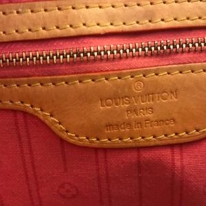 Louis Vuitton neverfull limited edition v purse